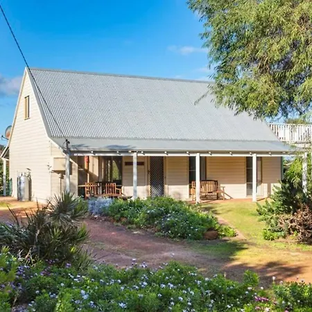 Ocean View Walk To The Beach & Surfers Point - Margaret River Properties Prevelly Exterior photo