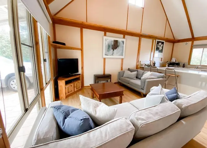 Ocean View Walk To The Beach & Surfers Point - Margaret River Properties