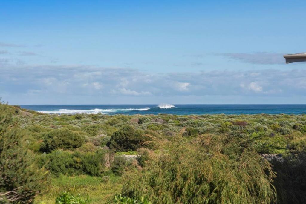 Ocean View Walk To The & Surfers Point - Margaret River Holiday home *