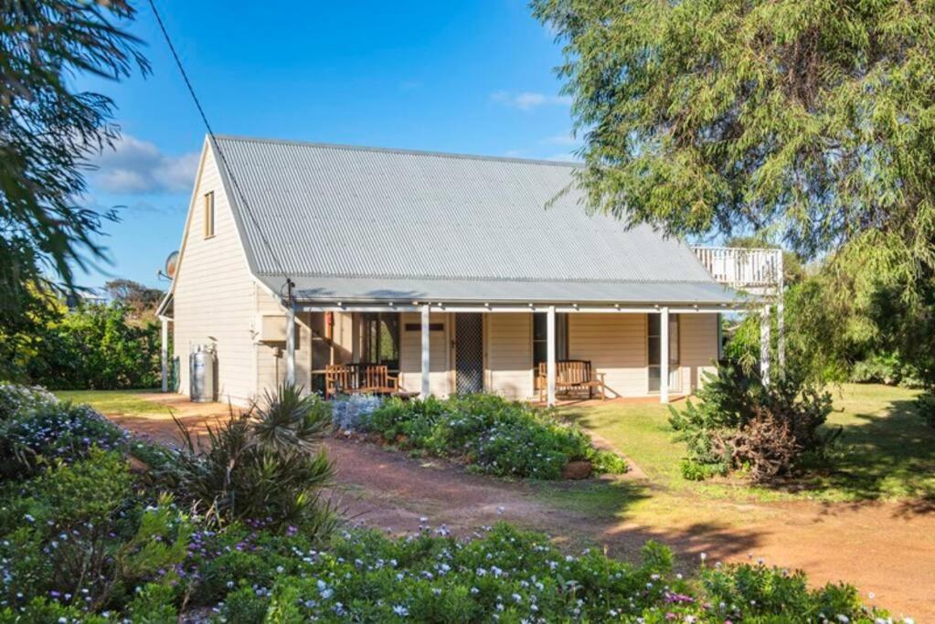 Holiday home Ocean View Walk To The & Surfers Point - Margaret River